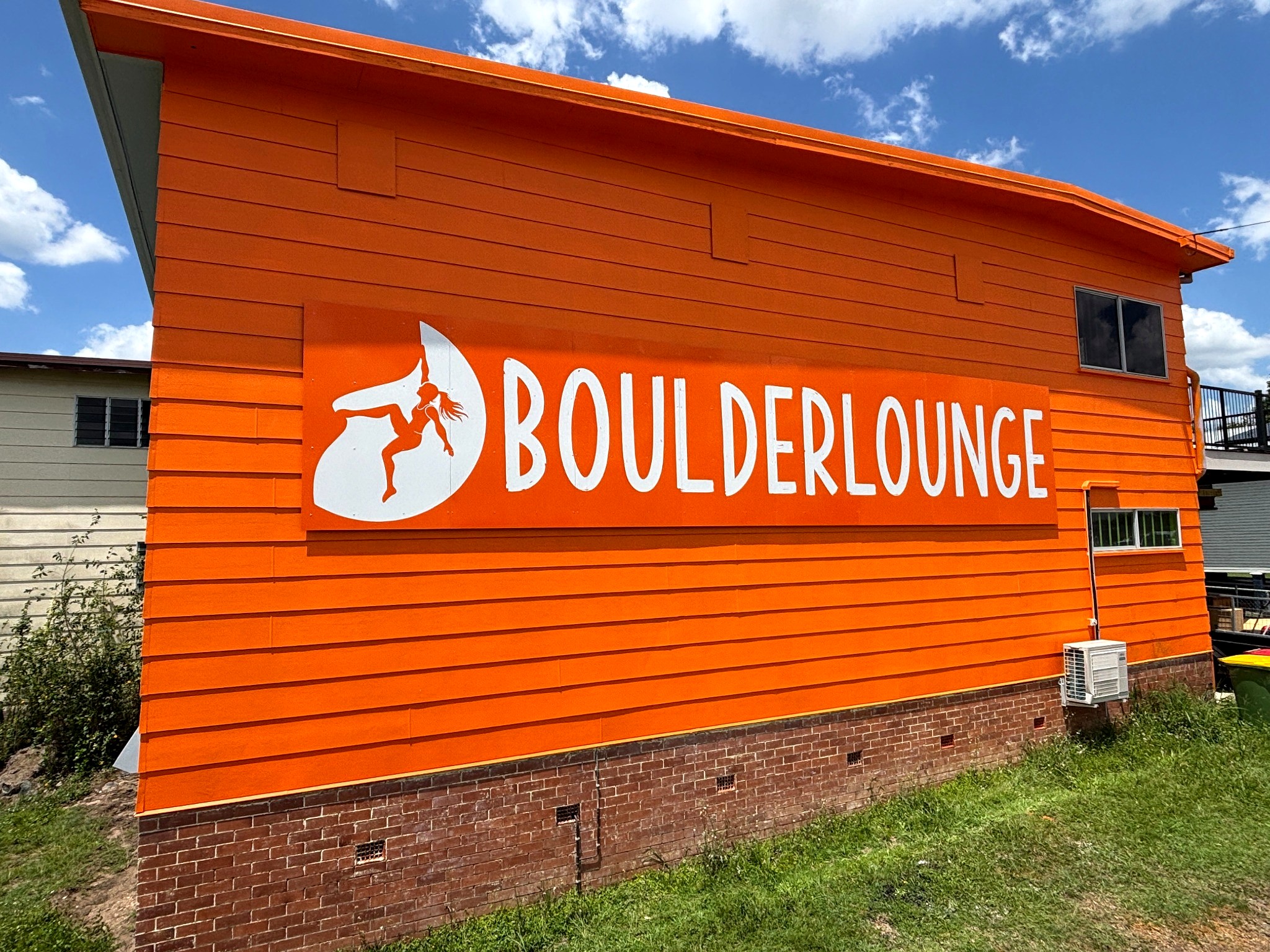 Boulderlounge wall signage